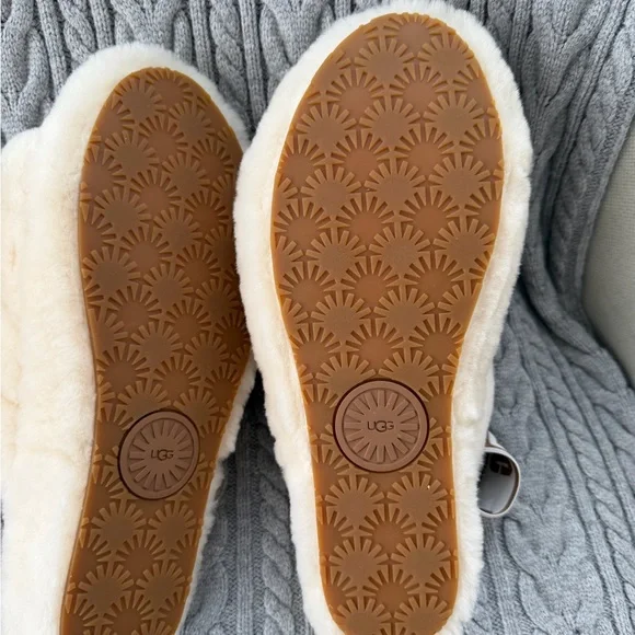 UGG Women's Tan Fluffy Slippers - Picture 4 of 6